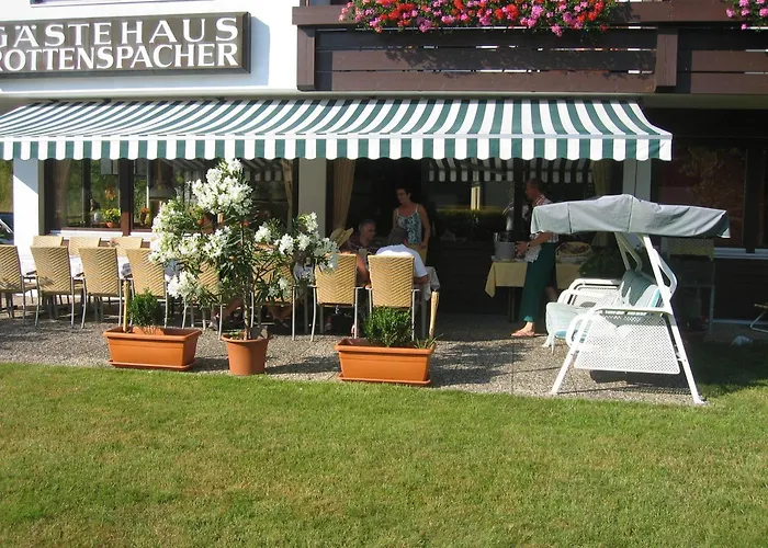 Gaestehaus Rottenspacher ゲストハウス ケセン